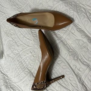 Very pretty Marc Fisher shoes